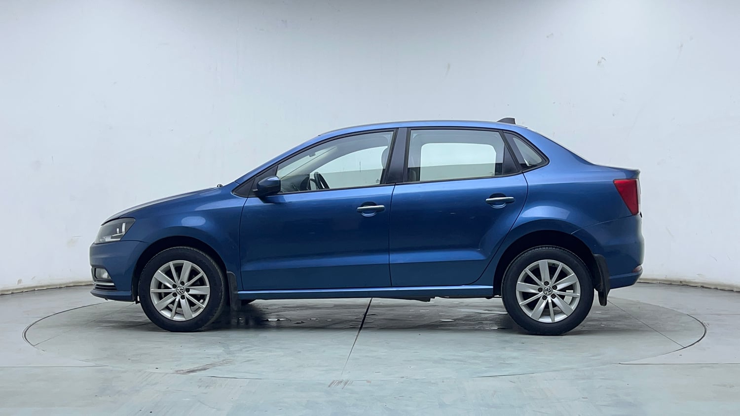 Used 2016 Volkswagen Ameo Highline1.2L (P) Petrol Manual exterior LEFT SIDE VIEW