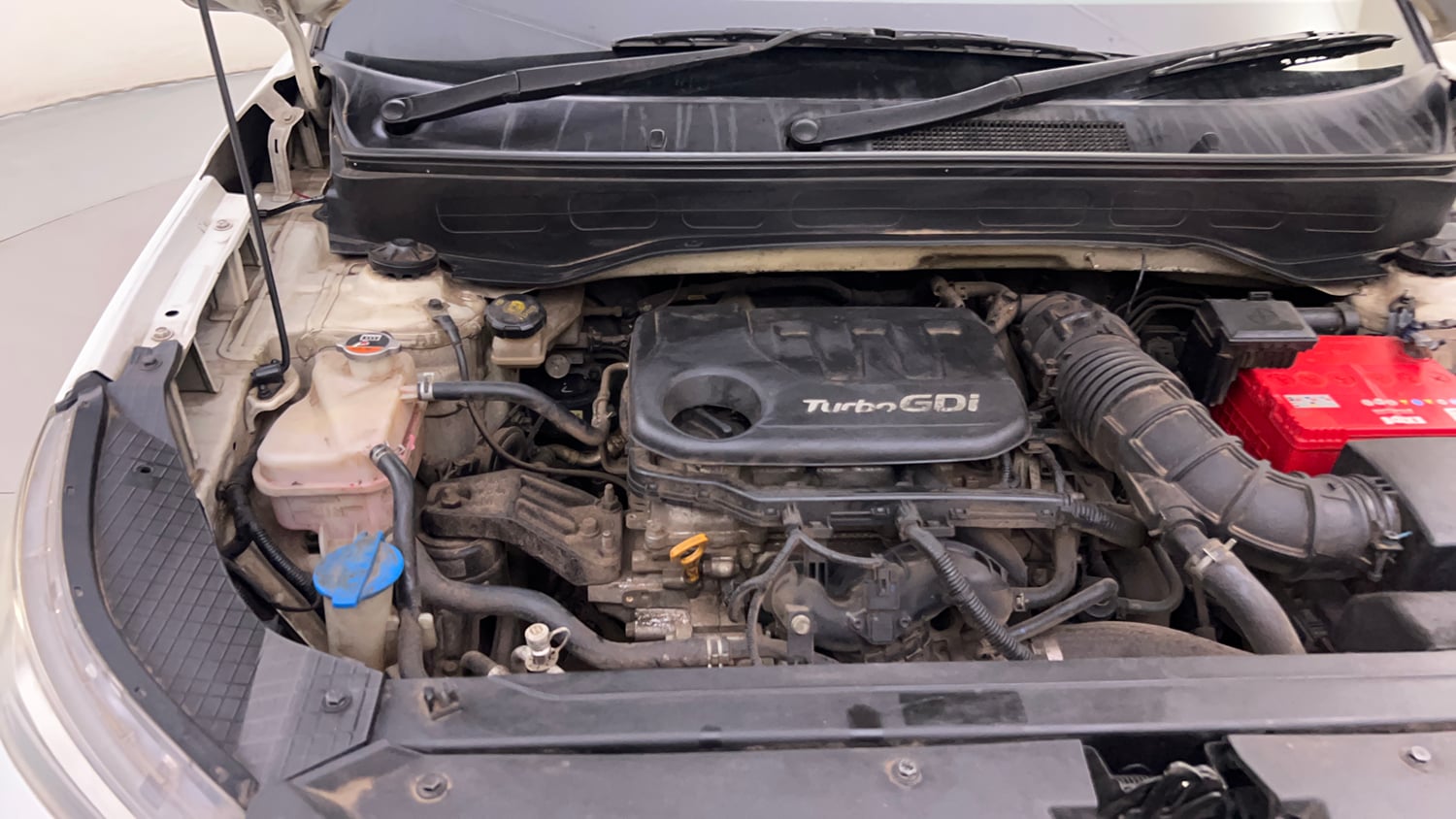 Used 2019 Hyundai Venue SX Plus 1.0 Turbo DCT Petrol Automatic engine ENGINE RIGHT SIDE HINGE & APRON VIEW