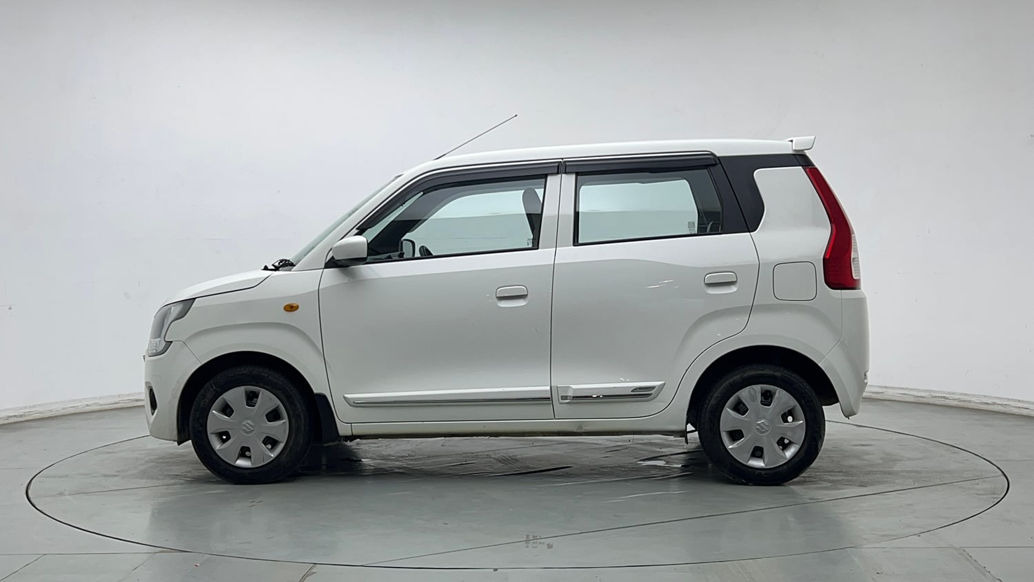 Used 2024 Maruti Suzuki Wagon R VXI 1.0 CNG Cng Manual exterior LEFT SIDE VIEW