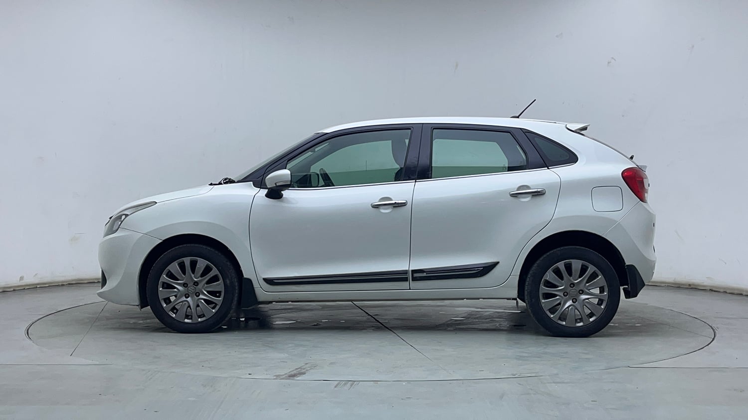 Used 2018 Maruti Suzuki Baleno Alpha 1.2 AT Petrol Automatic exterior LEFT SIDE VIEW