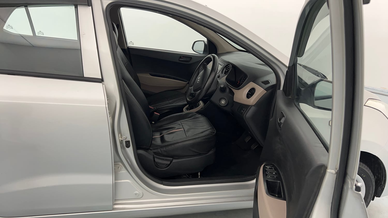 Used 2019 Hyundai Grand i10 Magna 1.2 Kappa VTVT Petrol Manual interior RIGHT SIDE FRONT DOOR CABIN VIEW
