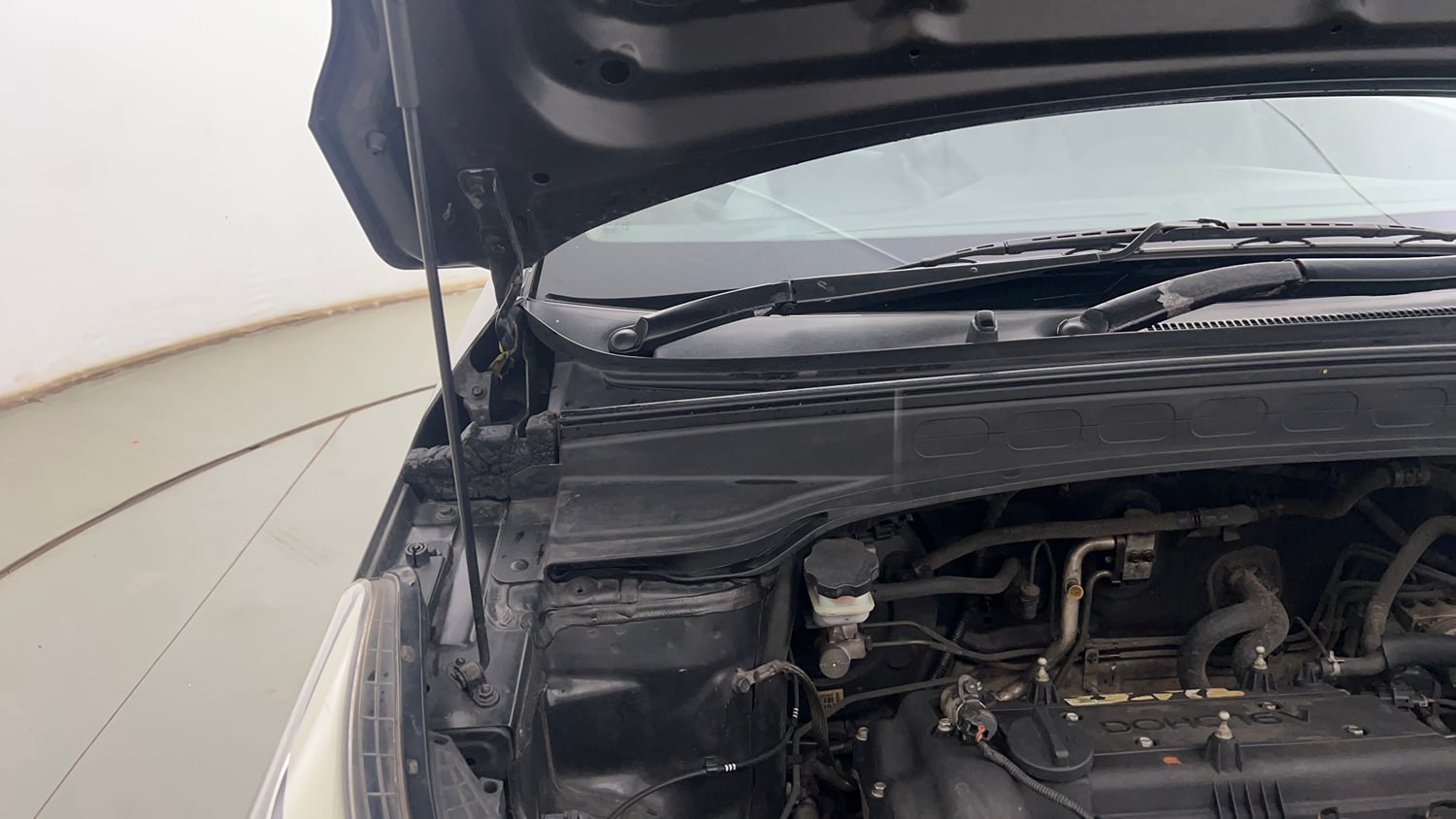 Used 2017 Hyundai Creta SX Plus 1.6  Petrol Petrol Manual engine ENGINE RIGHT SIDE HINGE & APRON VIEW