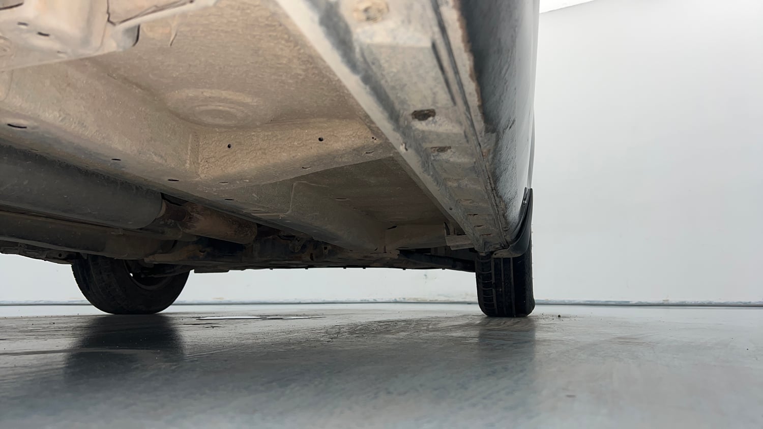 Used 2017 Maruti Suzuki Swift VXi Petrol Manual extra REAR RIGHT UNDERBODY VIEW