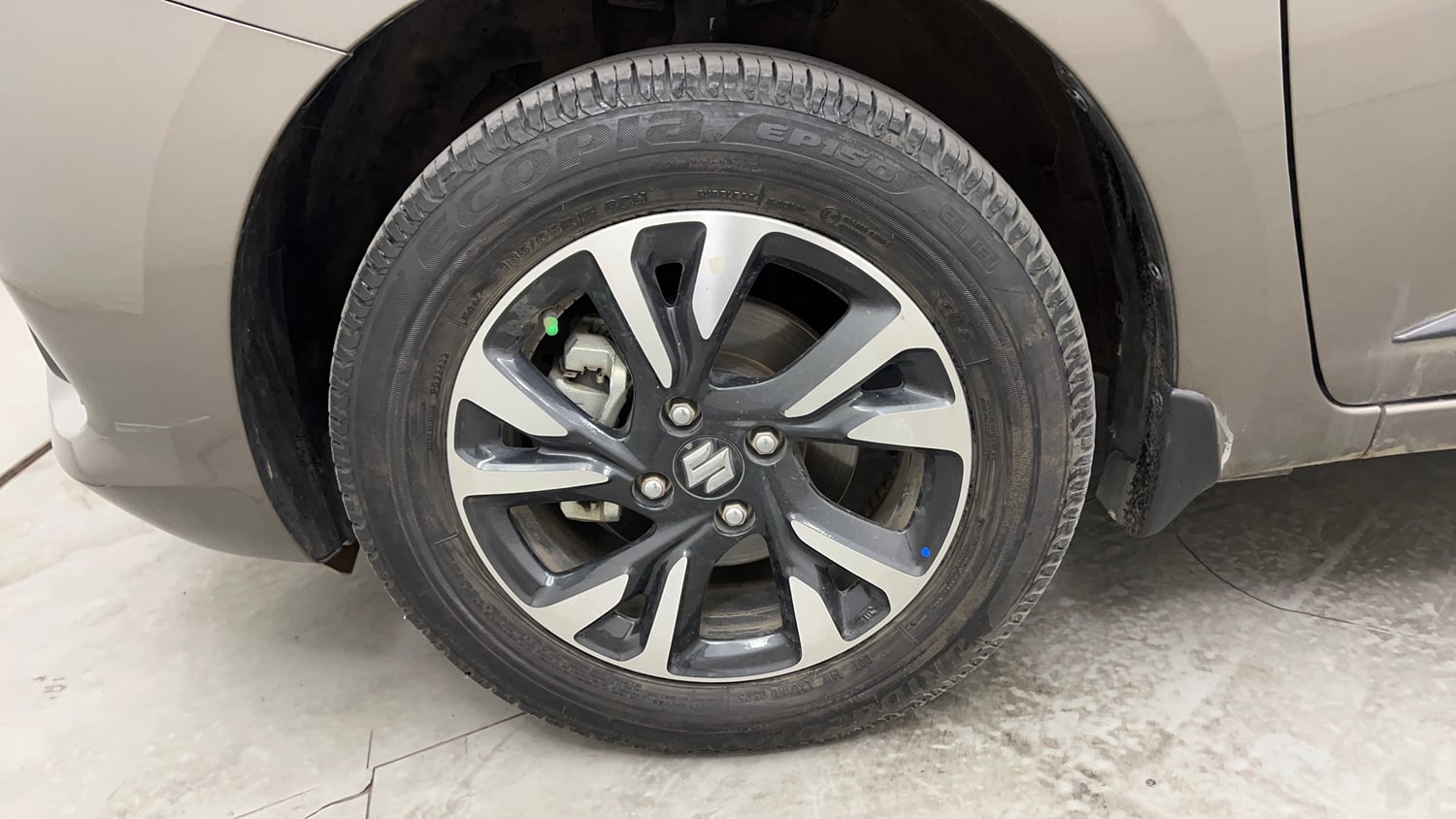 Used 2025 Maruti Suzuki Swift ZXi Plus Petrol Manual tyres LEFT FRONT TYRE RIM VIEW
