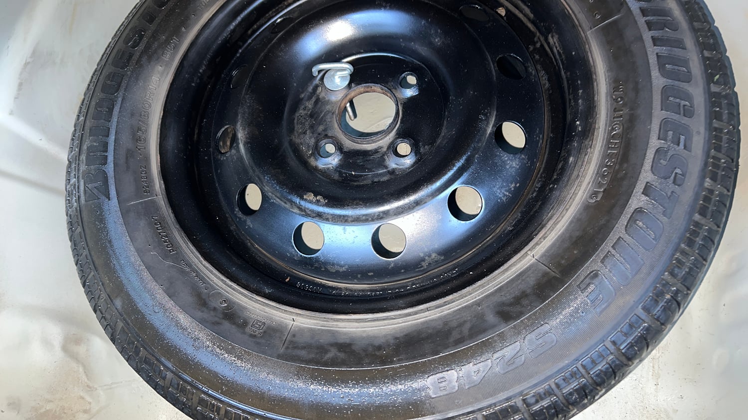 Used 2016 Maruti Suzuki Swift Dzire VXI AT Petrol Automatic tyres SPARE TYRE VIEW