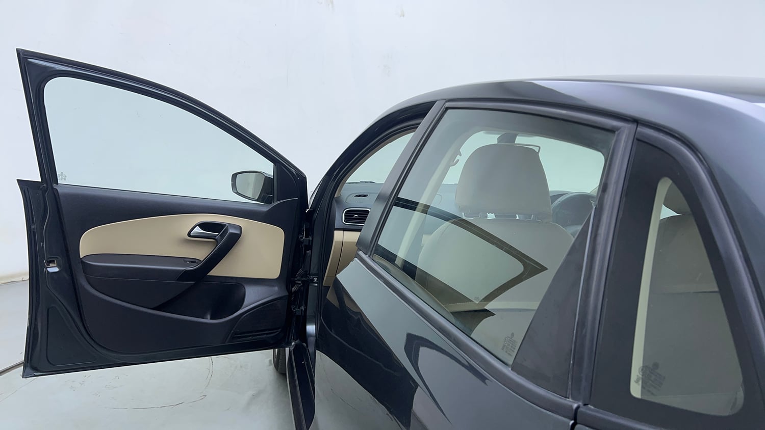 Used 2018 Volkswagen Ameo Highline1.2L Plus (P) 16 Alloy Petrol Manual interior LEFT FRONT DOOR OPEN VIEW