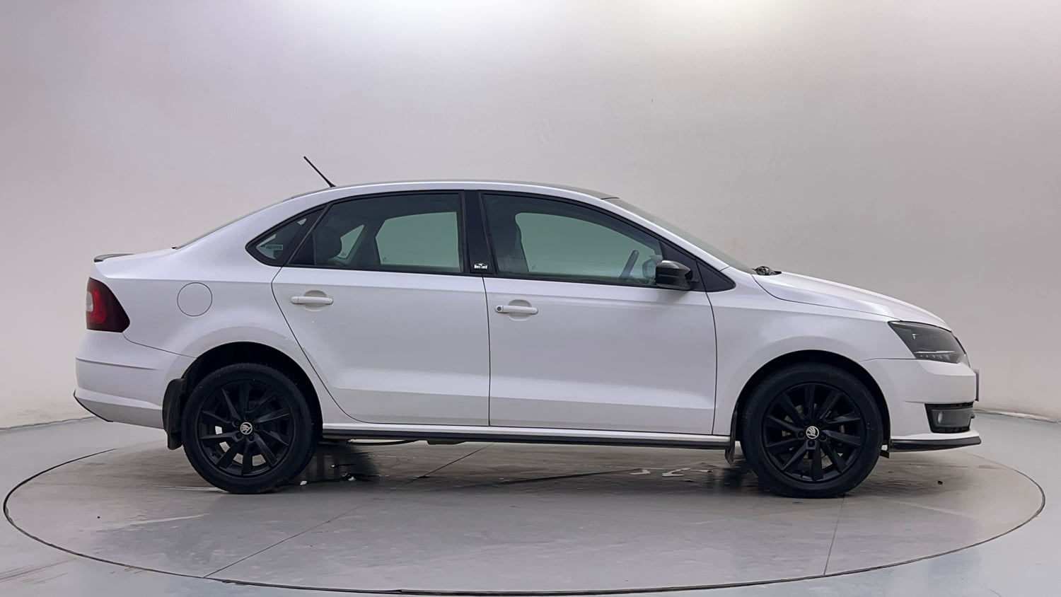 Used 2021 Skoda Rapid Style Petrol Manual exterior RIGHT SIDE VIEW