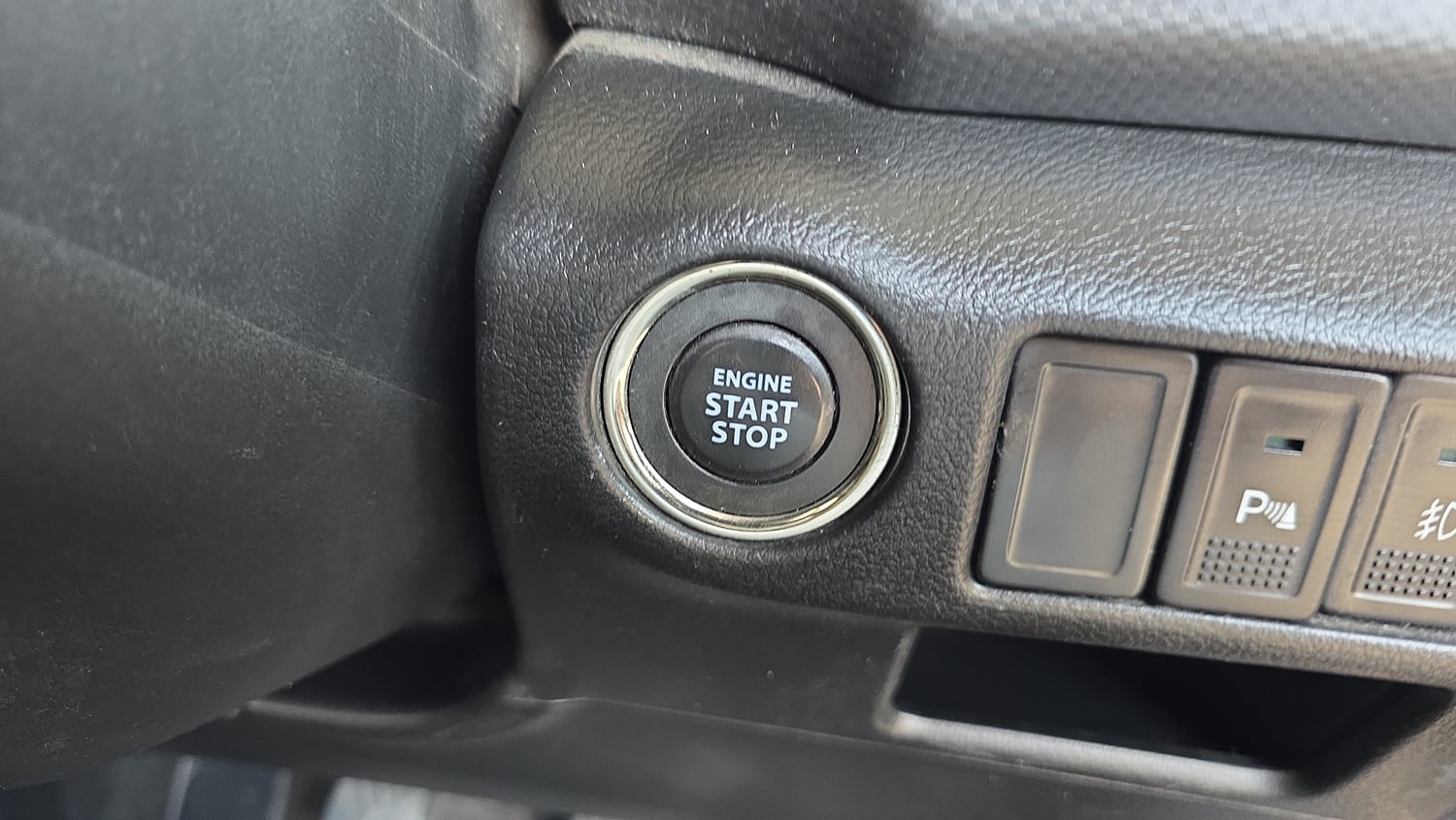 Used 2016 Maruti Suzuki S-Cross Alpha 1.6 Diesel Manual top_features Keyless start