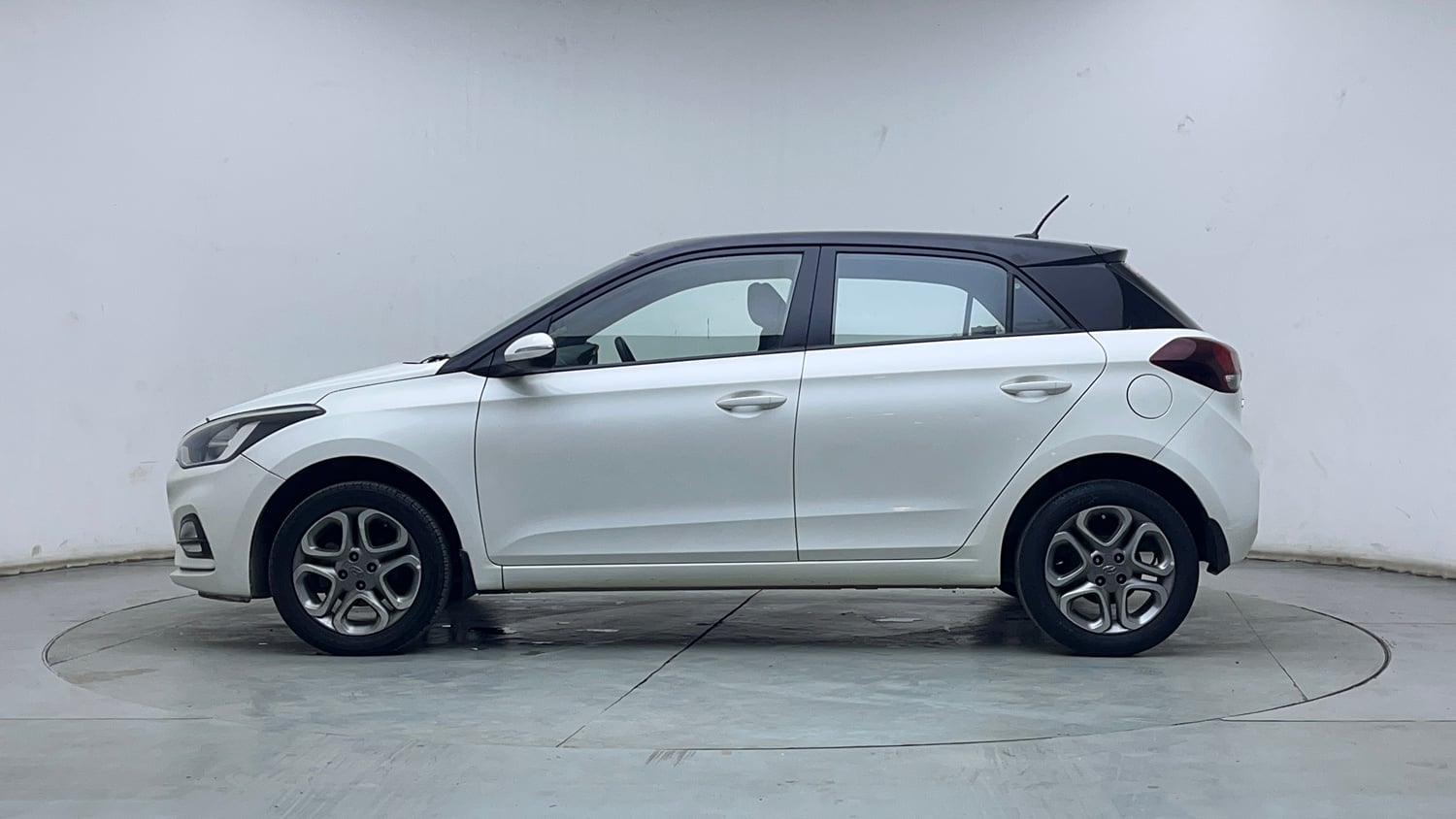 Used 2018 Hyundai Elite i20 Asta 1.2 Dual Tone Petrol Manual exterior LEFT SIDE VIEW