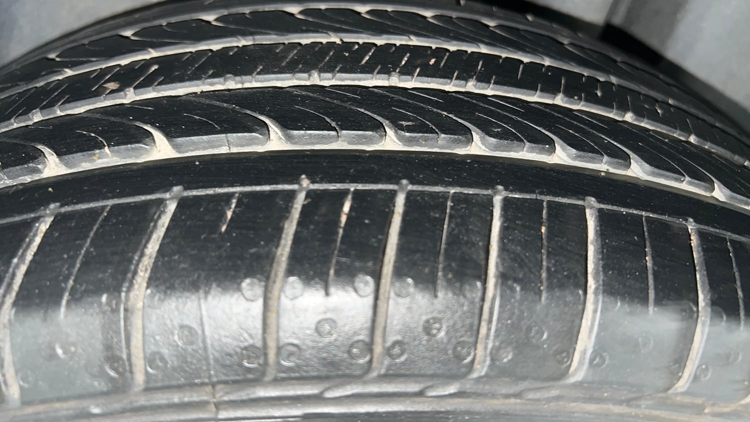 Used 2017 Maruti Suzuki Ciaz Alpha 1.4 MT Petrol Manual tyres LEFT REAR TYRE TREAD VIEW