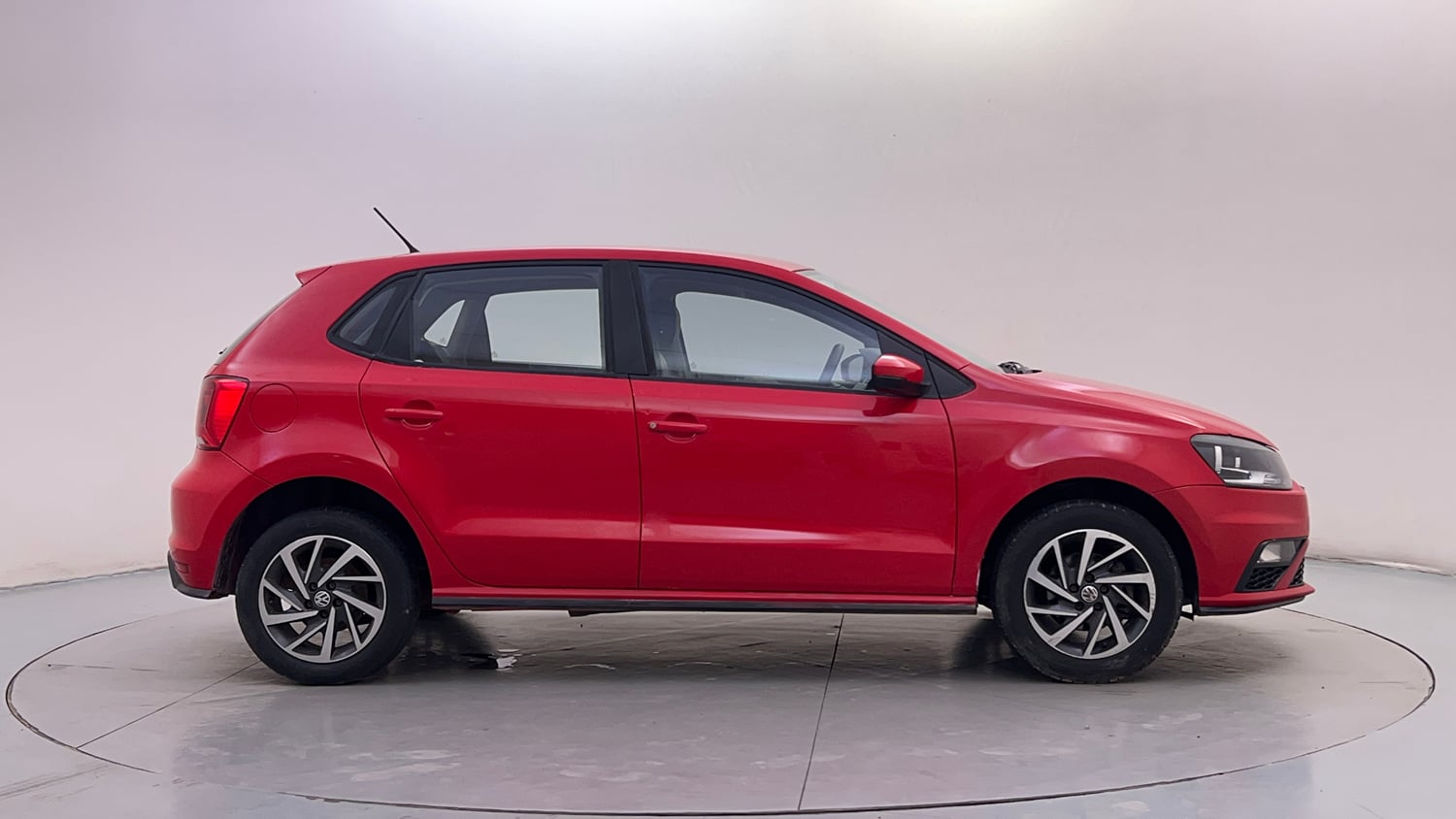Used 2020 Volkswagen Polo Comfortline Plus 1.0L MPI Petrol Manual exterior RIGHT SIDE VIEW