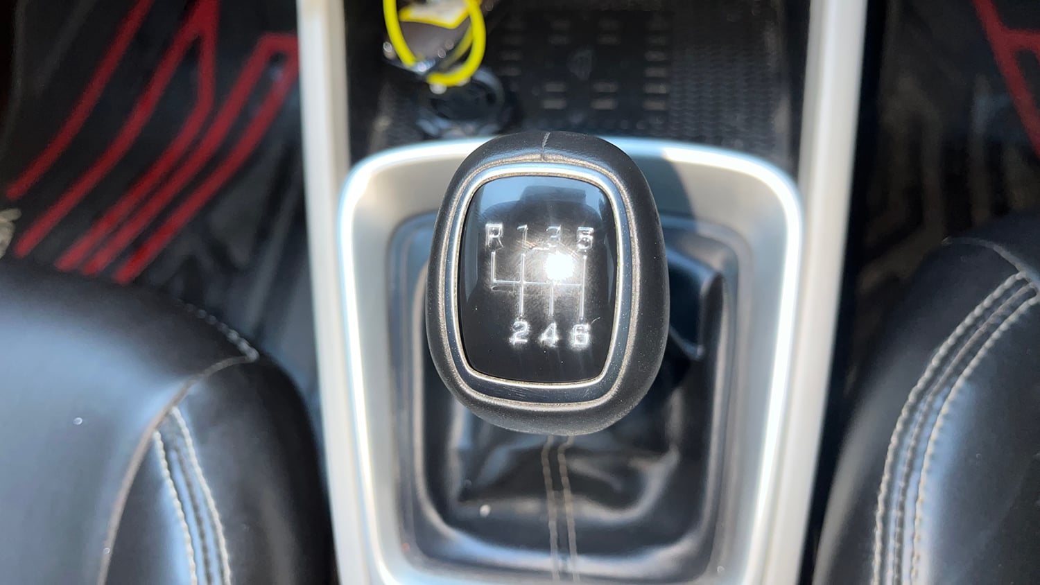 Used 2023 Hyundai Venue SX 1.5 CRDi Diesel Manual interior GEAR  KNOB VIEW