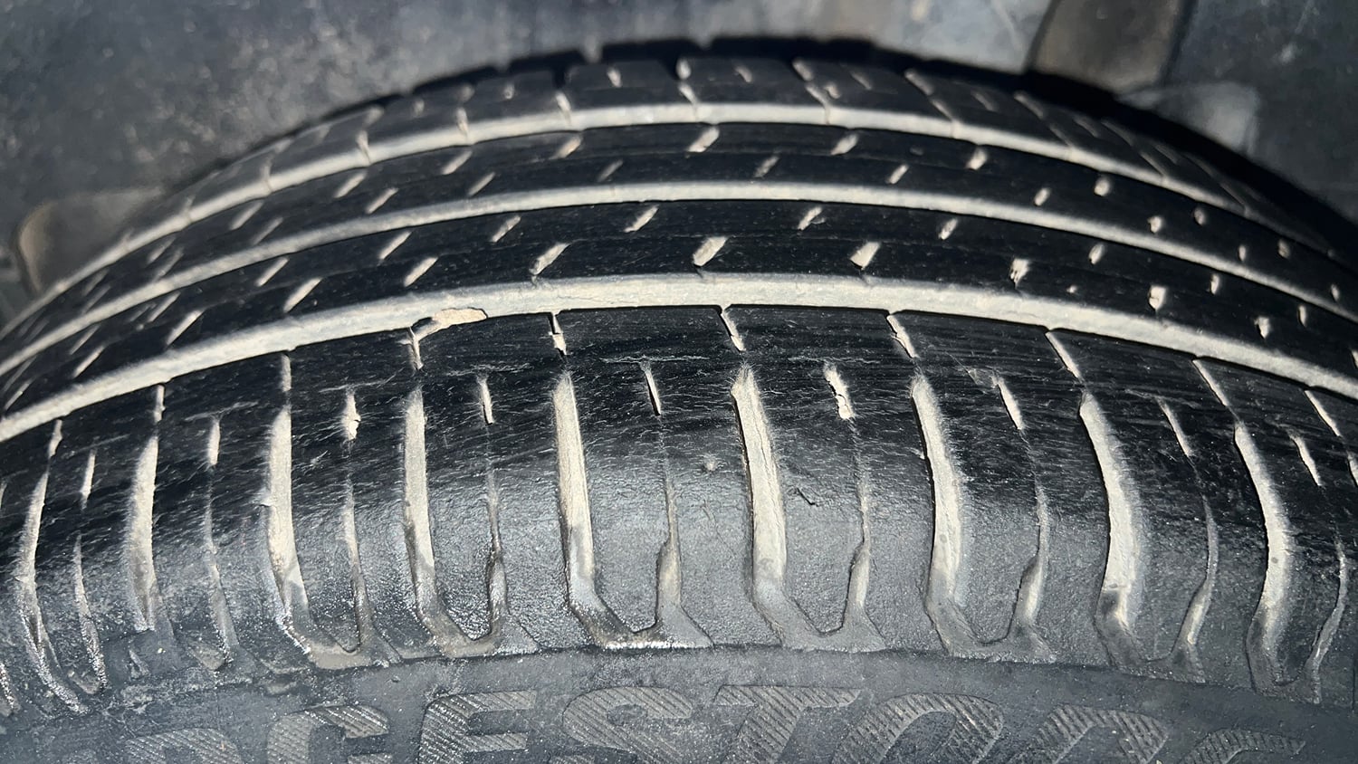 Used 2023 Maruti Suzuki Swift ZXi CNG Cng Manual tyres LEFT REAR TYRE TREAD VIEW