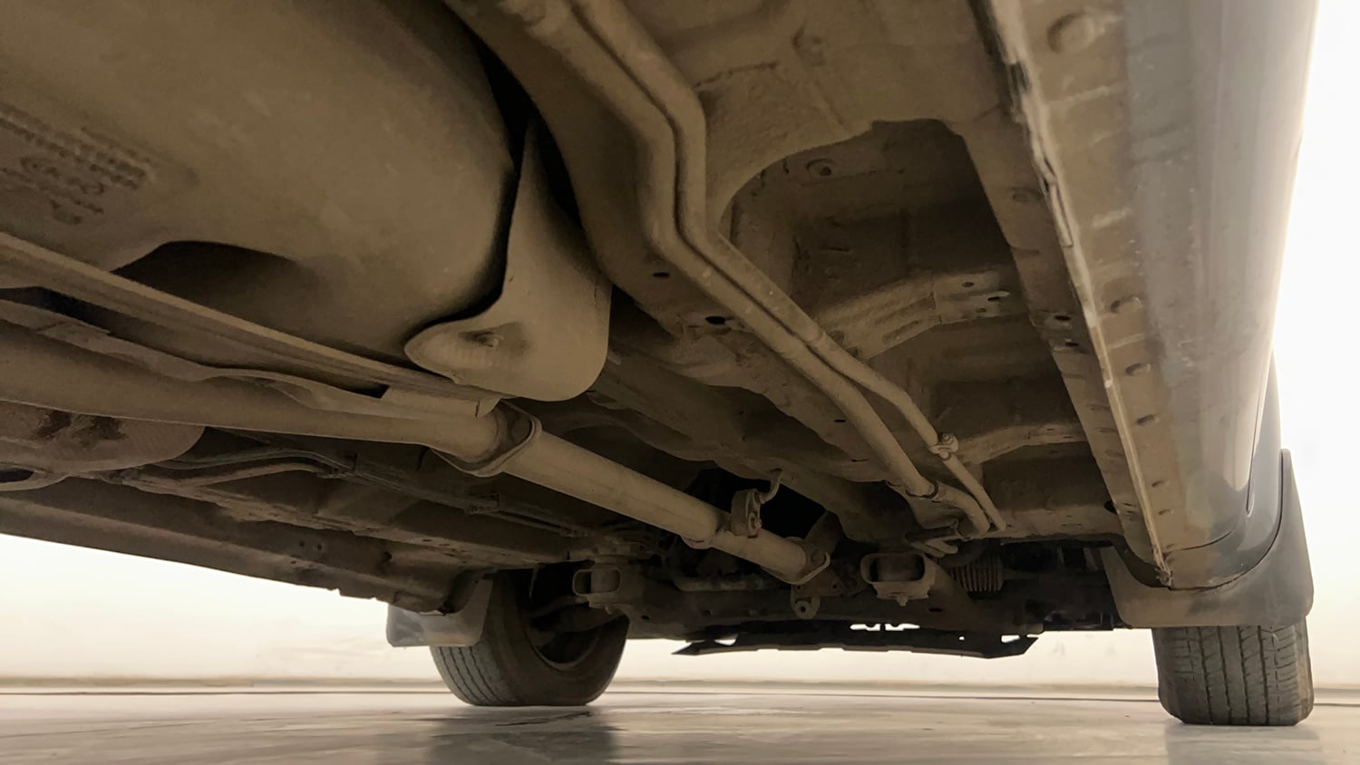 Used 2016 Mahindra XUV500 W4 Diesel Manual extra REAR RIGHT UNDERBODY VIEW