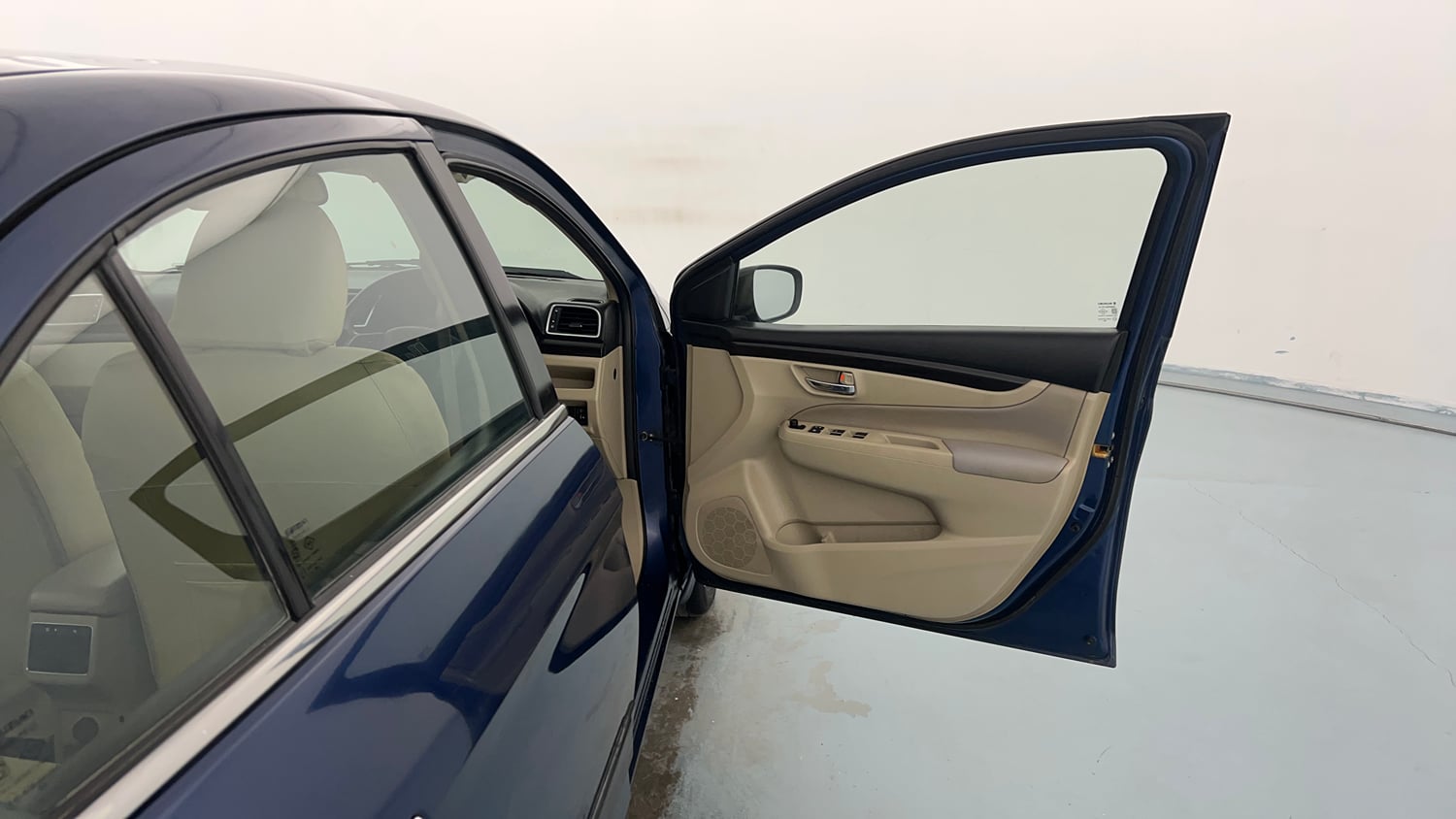 Used 2017 Maruti Suzuki Ciaz Alpha 1.4 MT Petrol Manual interior RIGHT FRONT DOOR OPEN VIEW