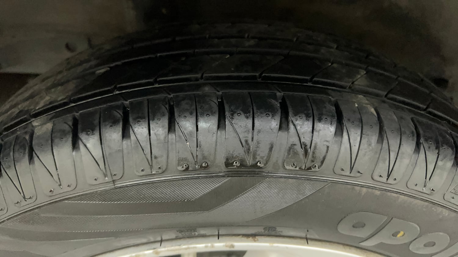 Used 2015 Honda Jazz V AT Petrol Petrol Automatic tyres RIGHT REAR TYRE TREAD VIEW