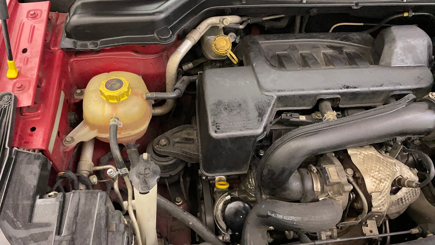 Used 2022 Mahindra XUV 300 W8 (O) 1.5 Diesel AMT Diesel Automatic engine ENGINE RIGHT SIDE VIEW