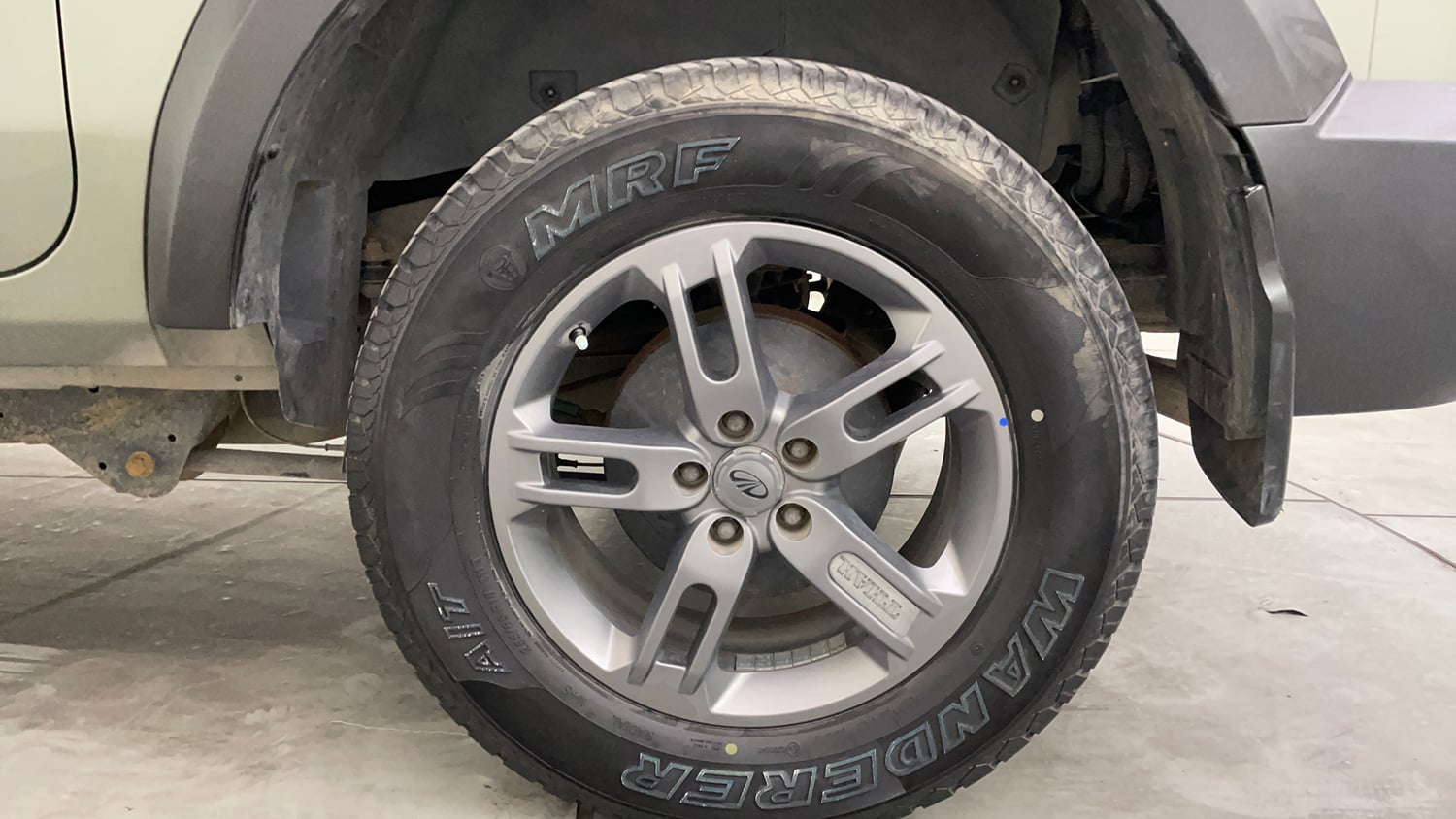 Used 2021 mahindra Thar LX Hard Top Petrol AT 4WD Petrol Automatic tyres LEFT REAR TYRE RIM VIEW