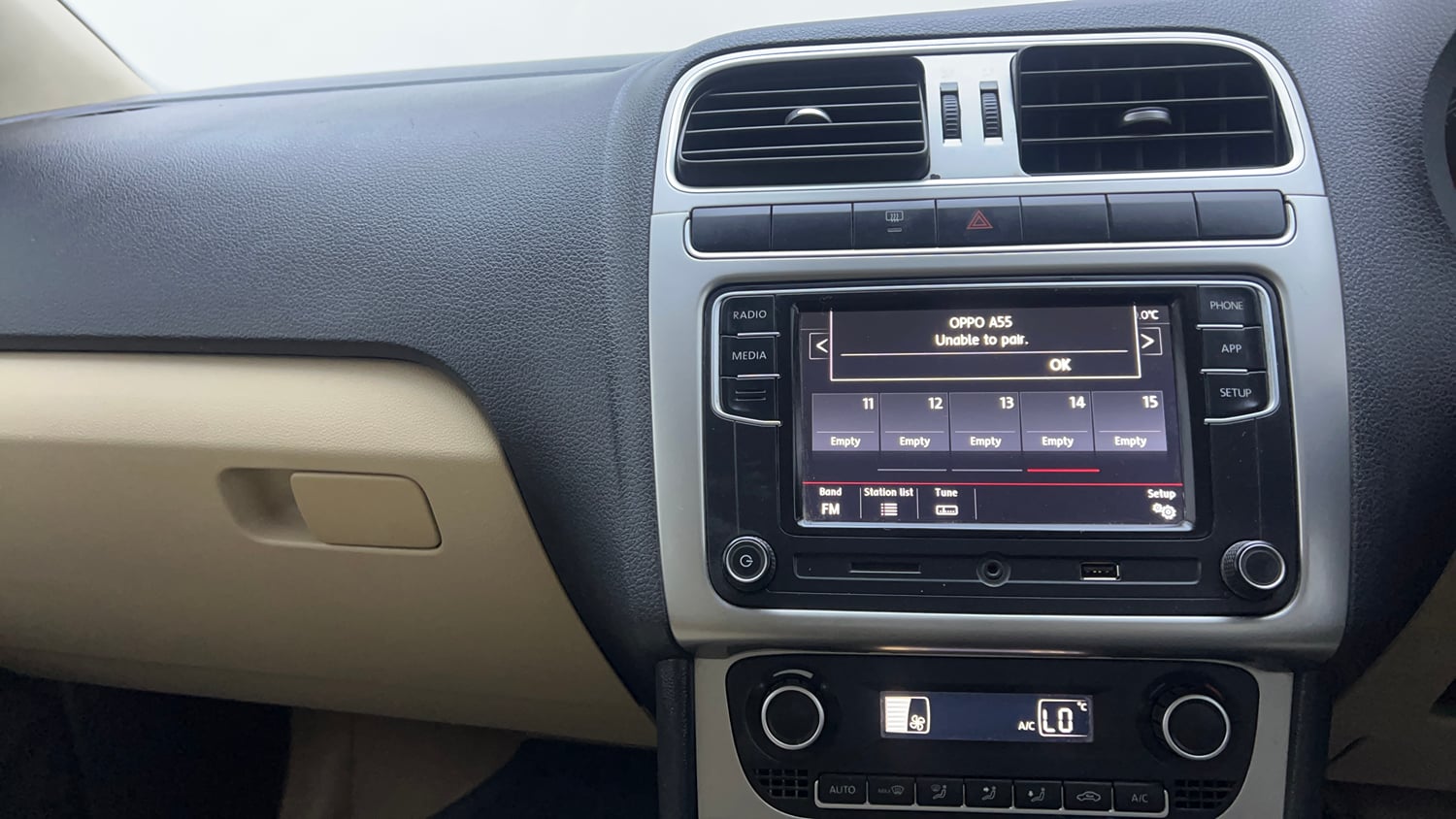Used 2018 Volkswagen Ameo Highline1.2L Plus (P) 16 Alloy Petrol Manual interior MUSIC SYSTEM & AC CONTROL VIEW