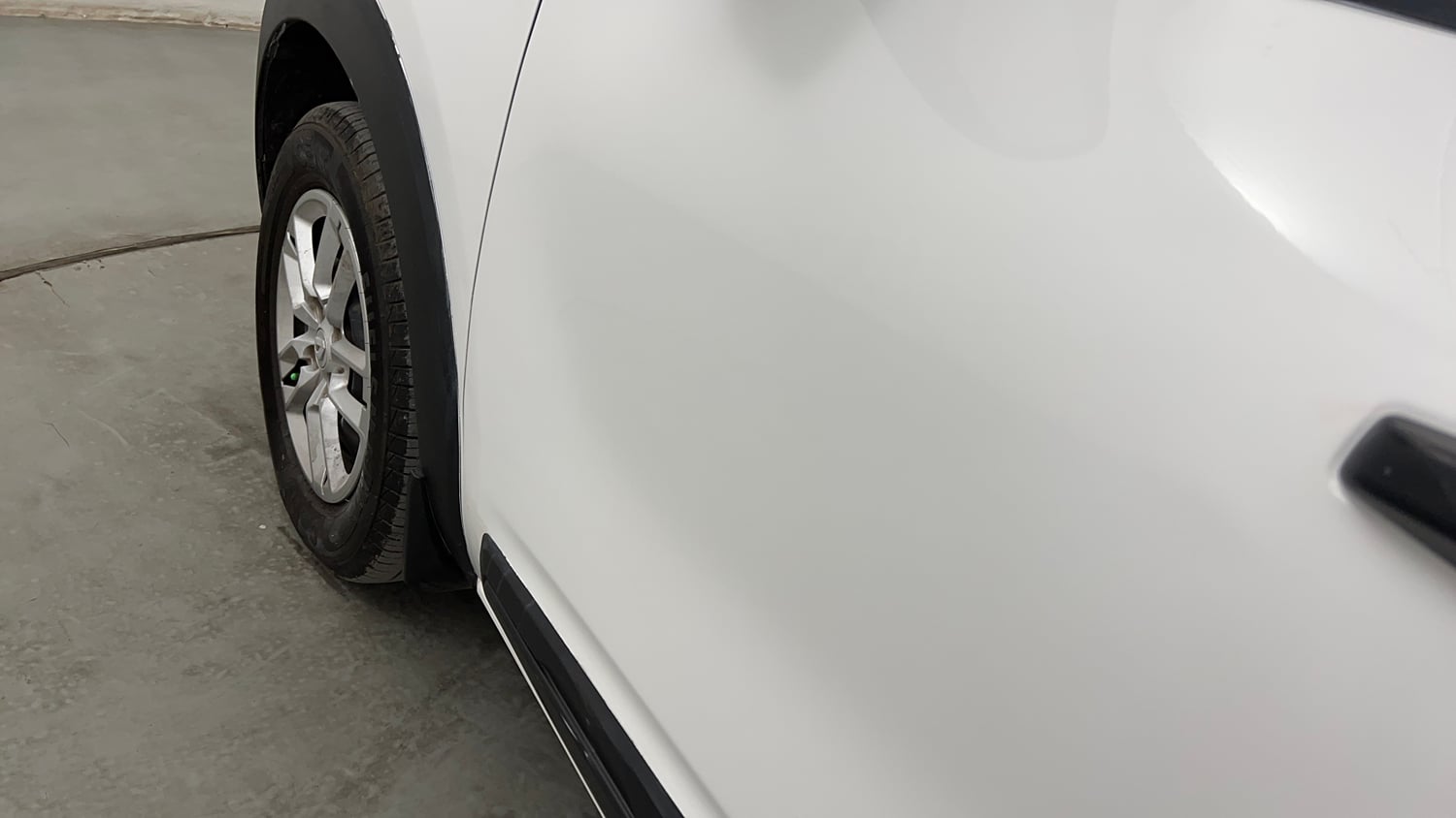 Used 2025 Renault Triber RXL Petrol Manual dents MINOR SCRATCH