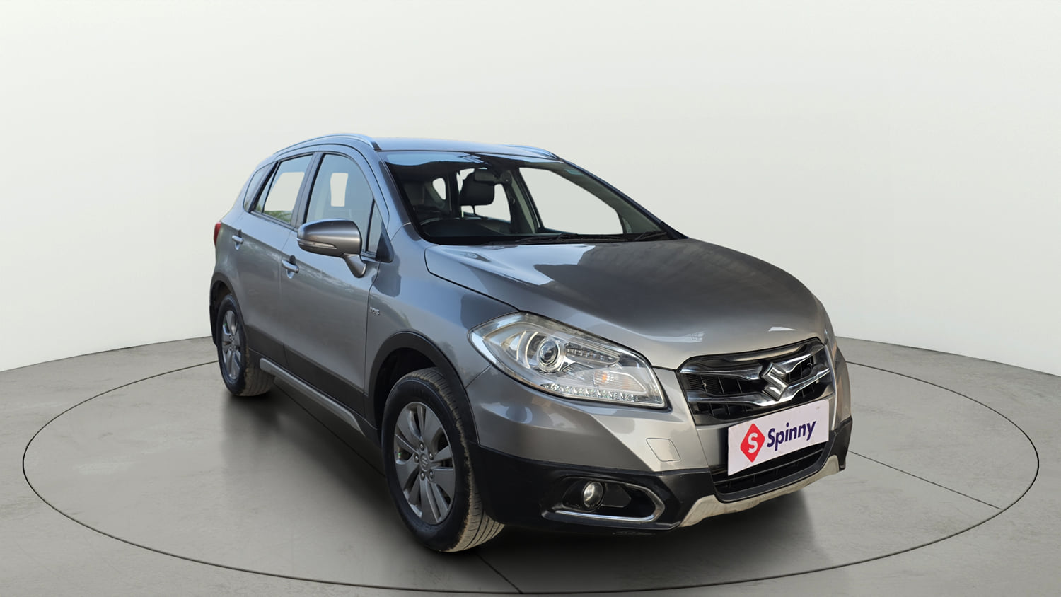 Used 2016 Maruti Suzuki S-Cross Alpha 1.6 Diesel Manual exterior RIGHT FRONT CORNER VIEW