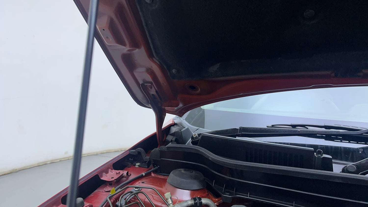 Used 2019 maruti-suzuki Vitara Brezza ZDi Plus Dual Tone AGS Diesel Automatic engine ENGINE RIGHT SIDE HINGE & APRON VIEW
