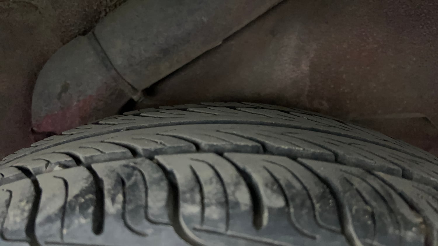 Used 2014 Hyundai i10 Era 1.1 iRDE2 Petrol Manual tyres LEFT REAR TYRE TREAD VIEW