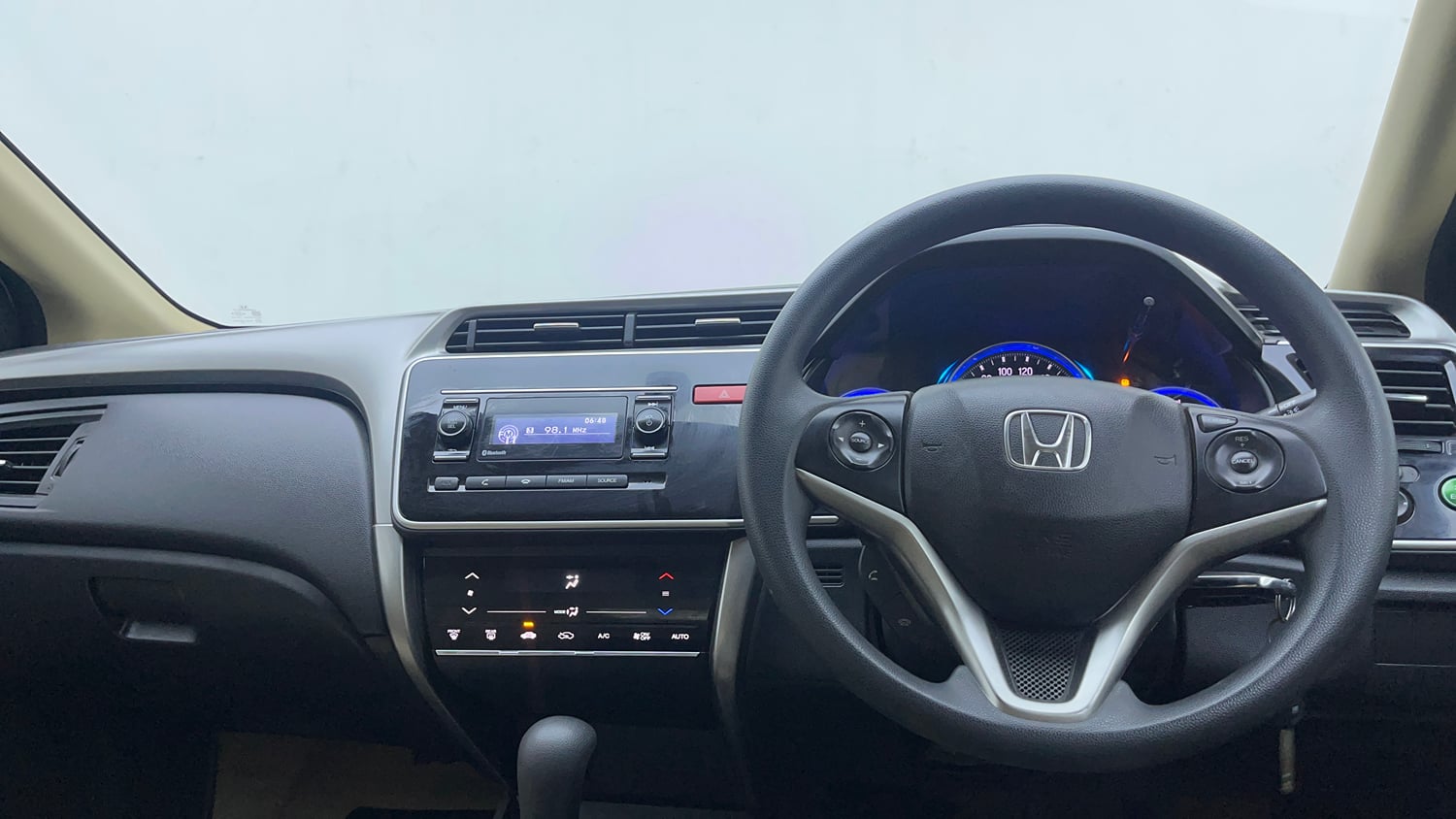 Used 2015 Honda City SV CVT Petrol Automatic interior DASHBOARD VIEW