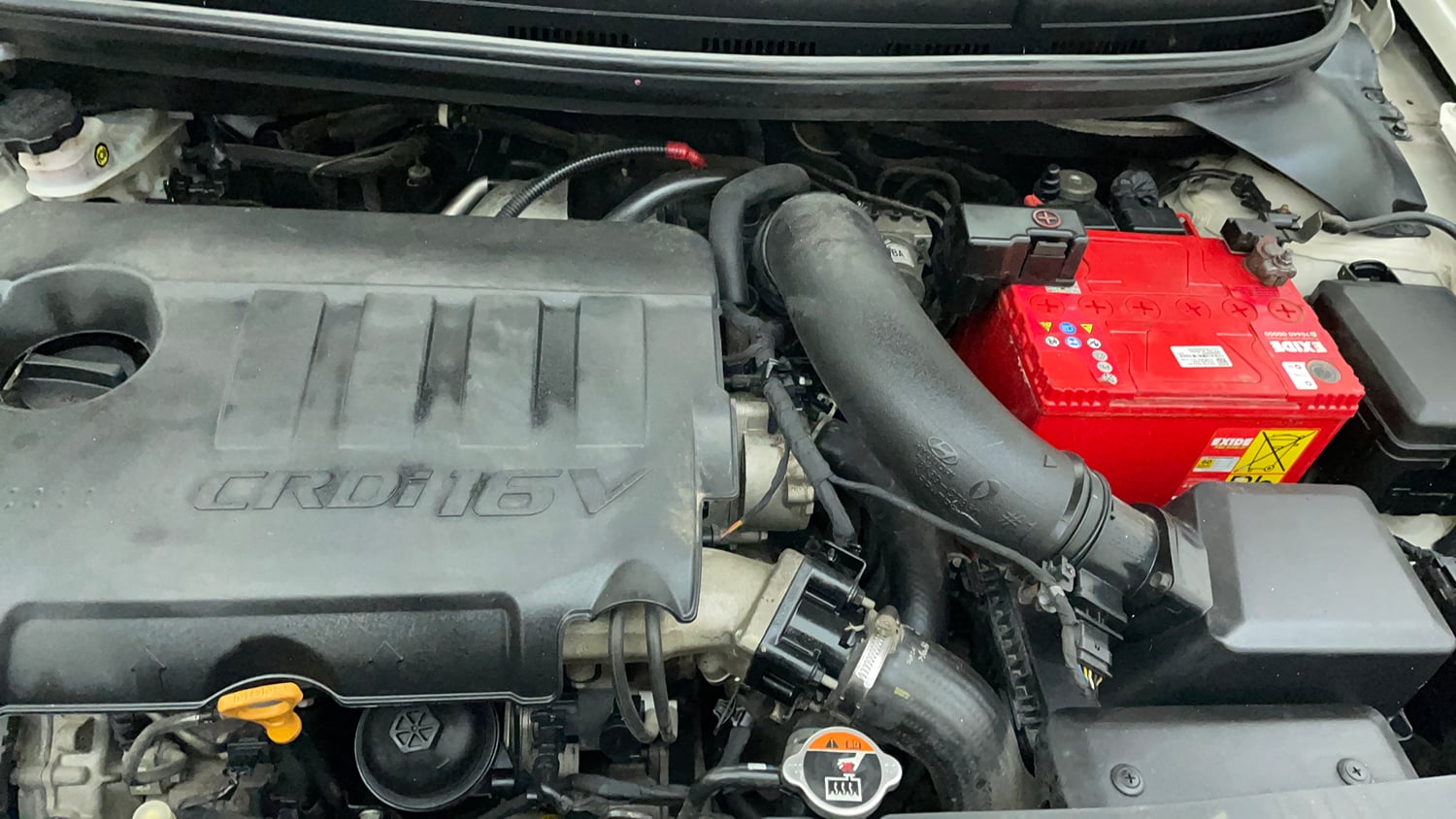 Used 2016 Hyundai Elite i20 Sportz 1.4 CRDI Diesel Manual engine ENGINE LEFT SIDE VIEW