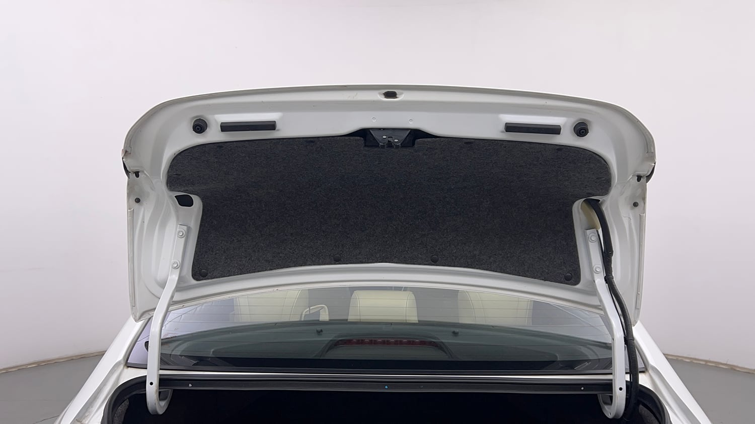 Used 2023 Honda City ZX Petrol CVT Petrol Automatic interior DICKY DOOR OPEN VIEW