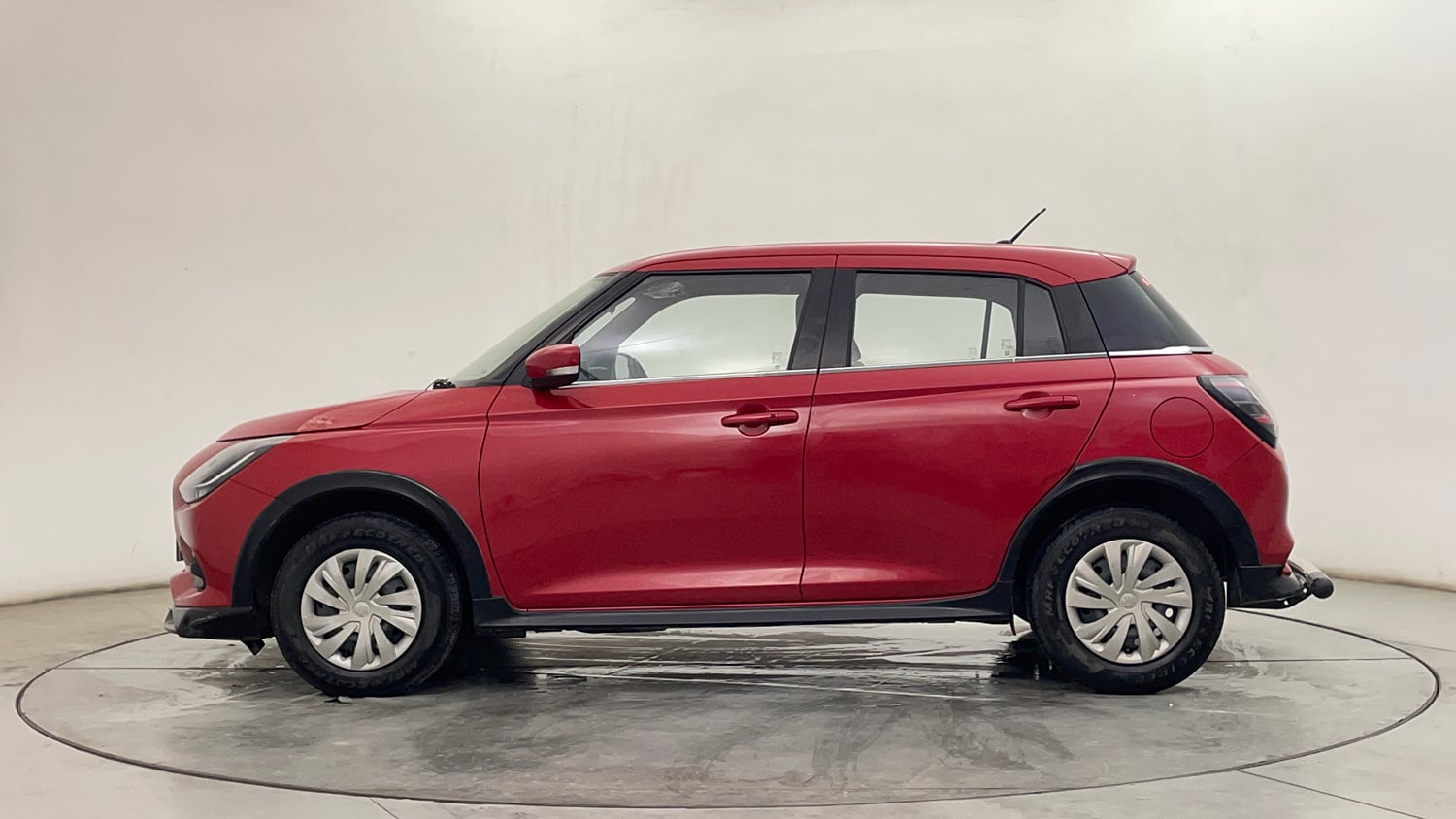 Used 2024 Maruti Suzuki Swift VXi (O) AMT Petrol Automatic exterior LEFT SIDE VIEW