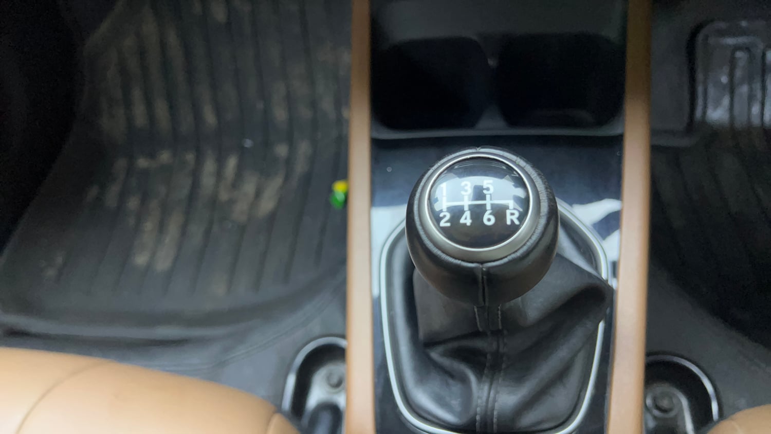 Used 2024 Honda Elevate ZX MT Petrol Manual interior GEAR  KNOB VIEW