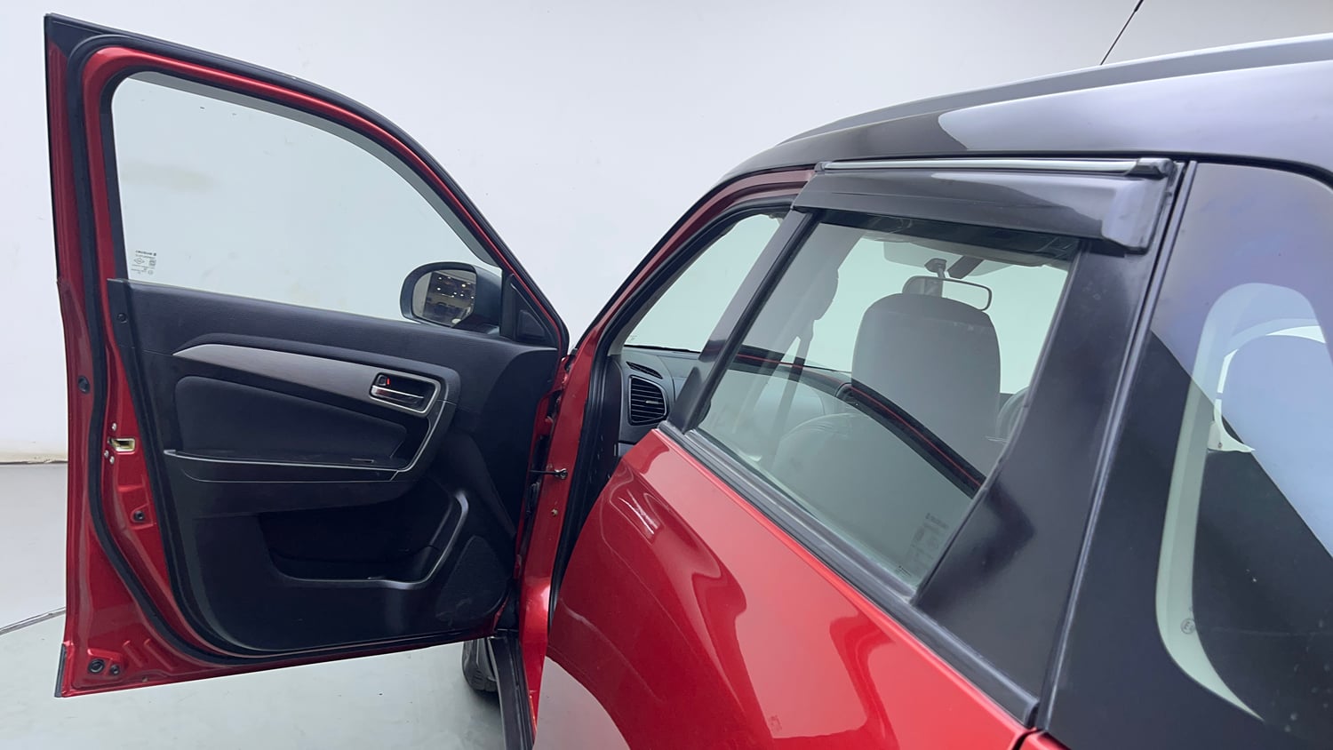 Used 2019 maruti-suzuki Vitara Brezza ZDi Plus Dual Tone AGS Diesel Automatic interior LEFT FRONT DOOR OPEN VIEW