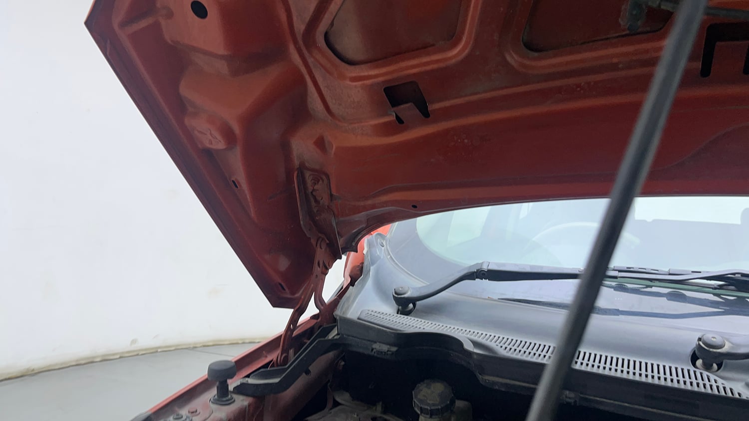 Used 2017 Ford EcoSport Trend+ 1.5L TDCi Diesel Manual engine ENGINE RIGHT SIDE HINGE & APRON VIEW