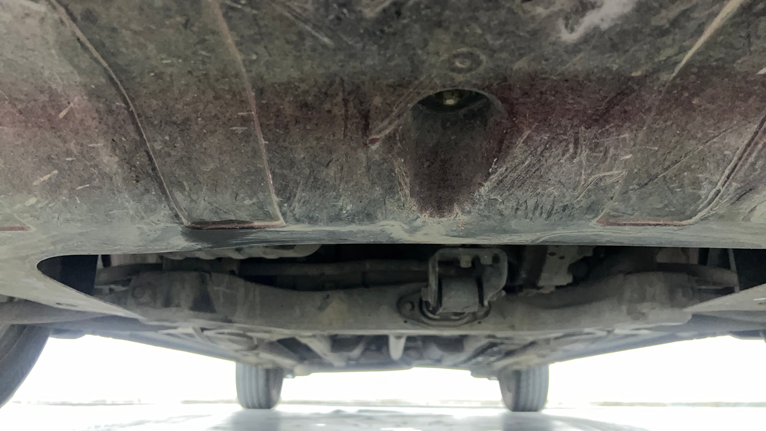 Used 2017 Hyundai Elite i20 Asta 1.2 Petrol Manual extra FRONT LEFT UNDERBODY VIEW