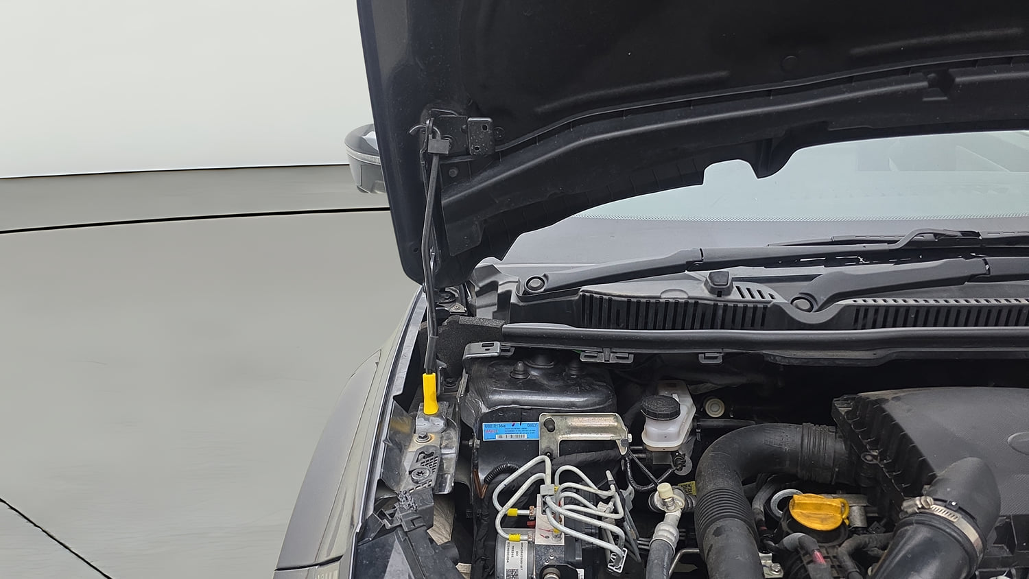 Used 2024 Tata Nexon Creative Plus 1.2 Revotron Petrol 6MT Petrol Manual engine ENGINE RIGHT SIDE HINGE & APRON VIEW