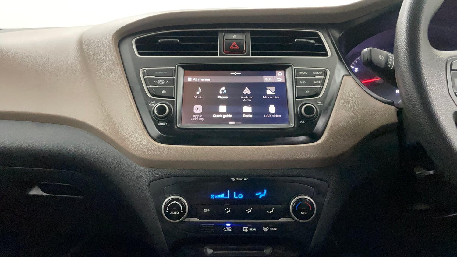 Used 2018 Hyundai Elite i20 Asta 1.2 Petrol Manual interior MUSIC SYSTEM & AC CONTROL VIEW