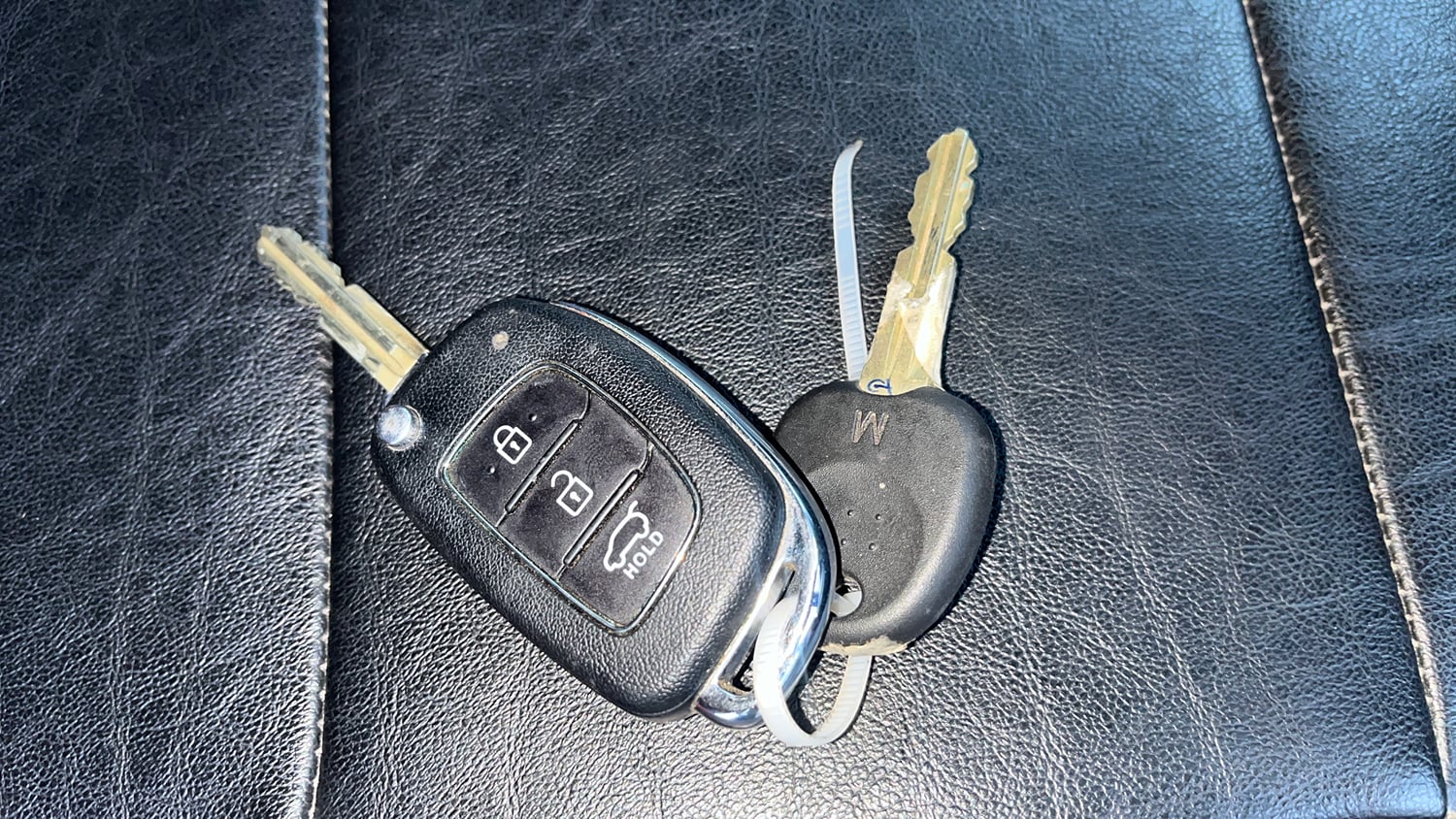 Used 2020 Hyundai Elite i20 Sportz Plus 1.2 Petrol Manual extra CAR KEY VIEW