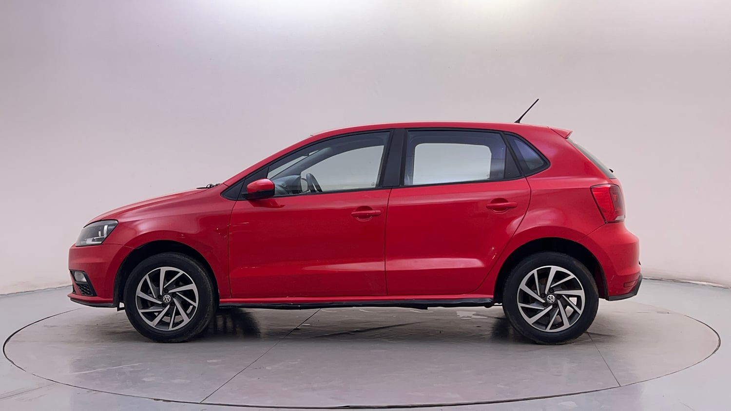 Used 2020 Volkswagen Polo Comfortline Plus 1.0L MPI Petrol Manual exterior LEFT SIDE VIEW