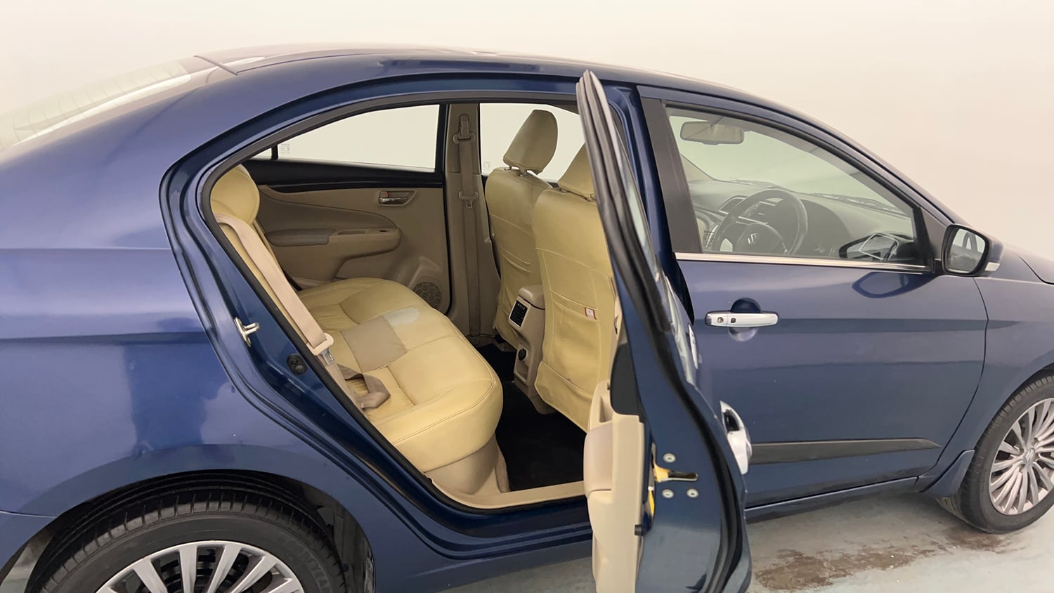 Used 2017 Maruti Suzuki Ciaz Alpha 1.4 MT Petrol Manual interior RIGHT SIDE REAR DOOR CABIN VIEW