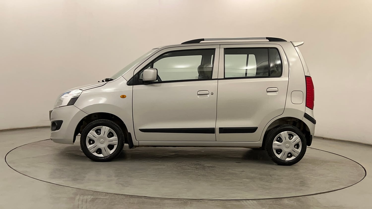Used 2018 Maruti Suzuki Wagon R VXI Petrol Manual exterior LEFT SIDE VIEW