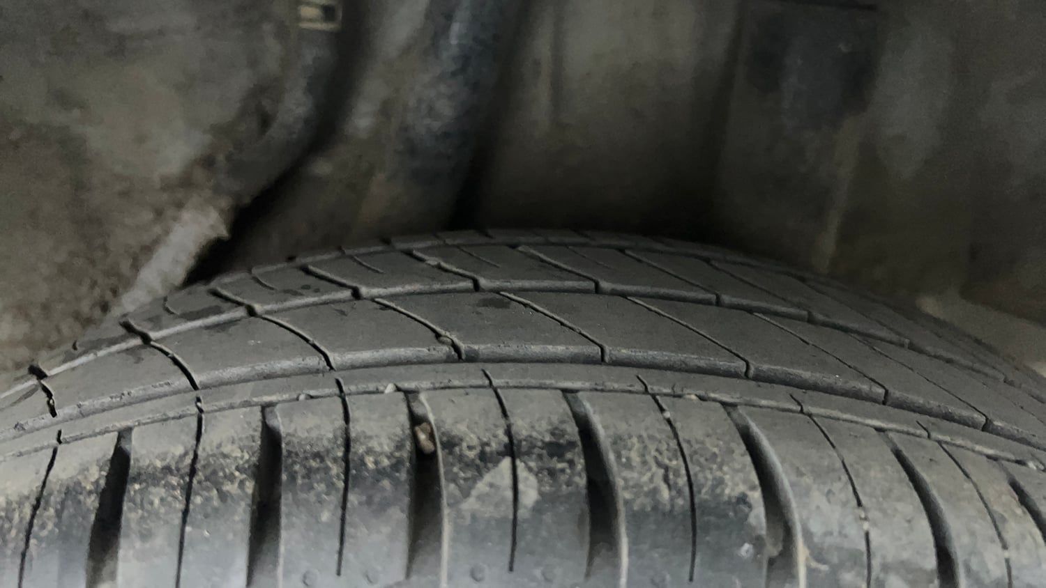 Used 2015 Honda Amaze 1.5 S i-DTEC Diesel Manual tyres LEFT REAR TYRE TREAD VIEW