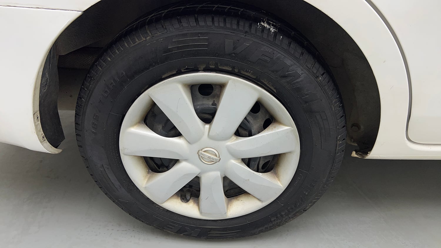 Used 2013 Nissan Sunny XL Petrol Manual tyres RIGHT REAR TYRE RIM VIEW