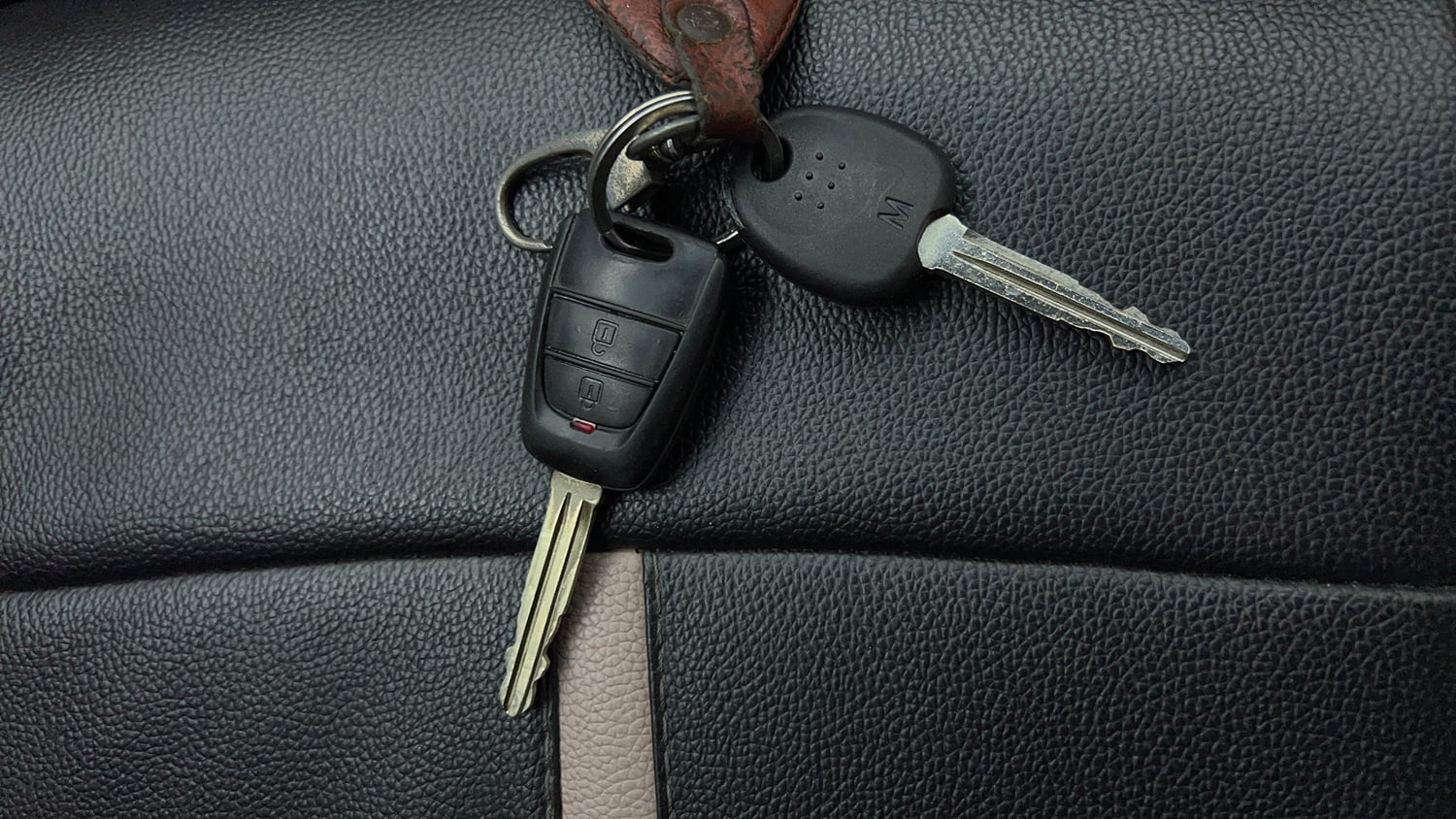 Used 2016 Hyundai Grand i10 Magna AT 1.2 Kappa VTVT Petrol Automatic extra CAR KEY VIEW