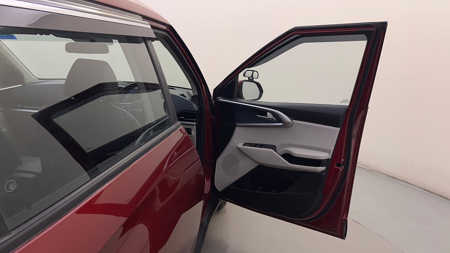 Used 2025 Kia Carens Premium (O) 1.5 Petrol 7 STR Petrol Manual interior RIGHT FRONT DOOR OPEN VIEW