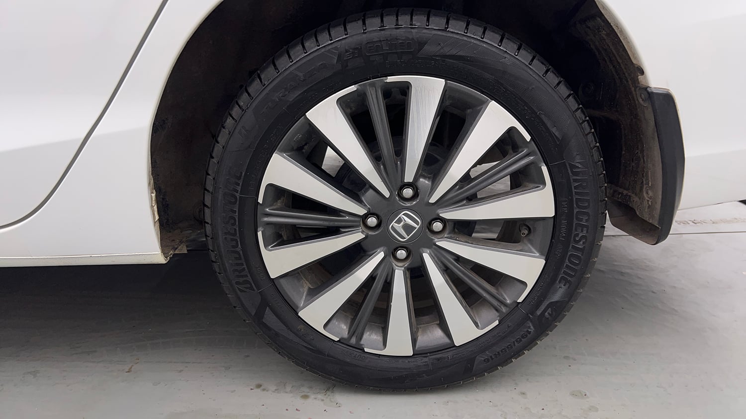 Used 2023 Honda City ZX Petrol CVT Petrol Automatic tyres LEFT REAR TYRE RIM VIEW