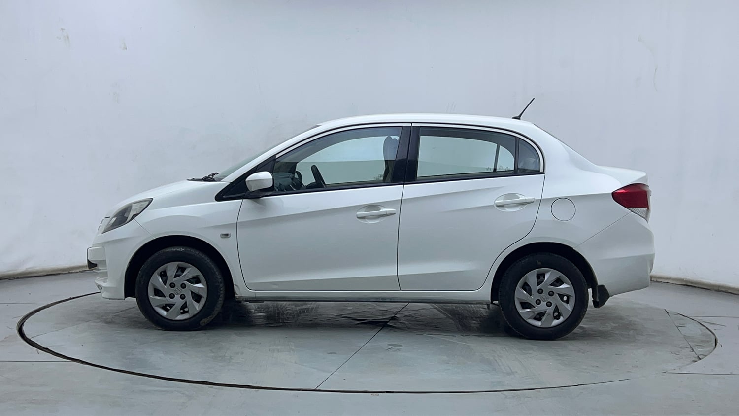 Used 2015 Honda Amaze 1.5 S i-DTEC Diesel Manual exterior LEFT SIDE VIEW
