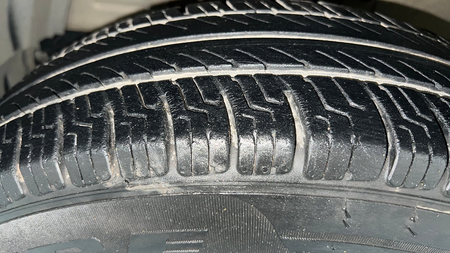 Used 2015 Maruti Suzuki Swift Dzire VXI Petrol Manual tyres LEFT FRONT TYRE TREAD VIEW
