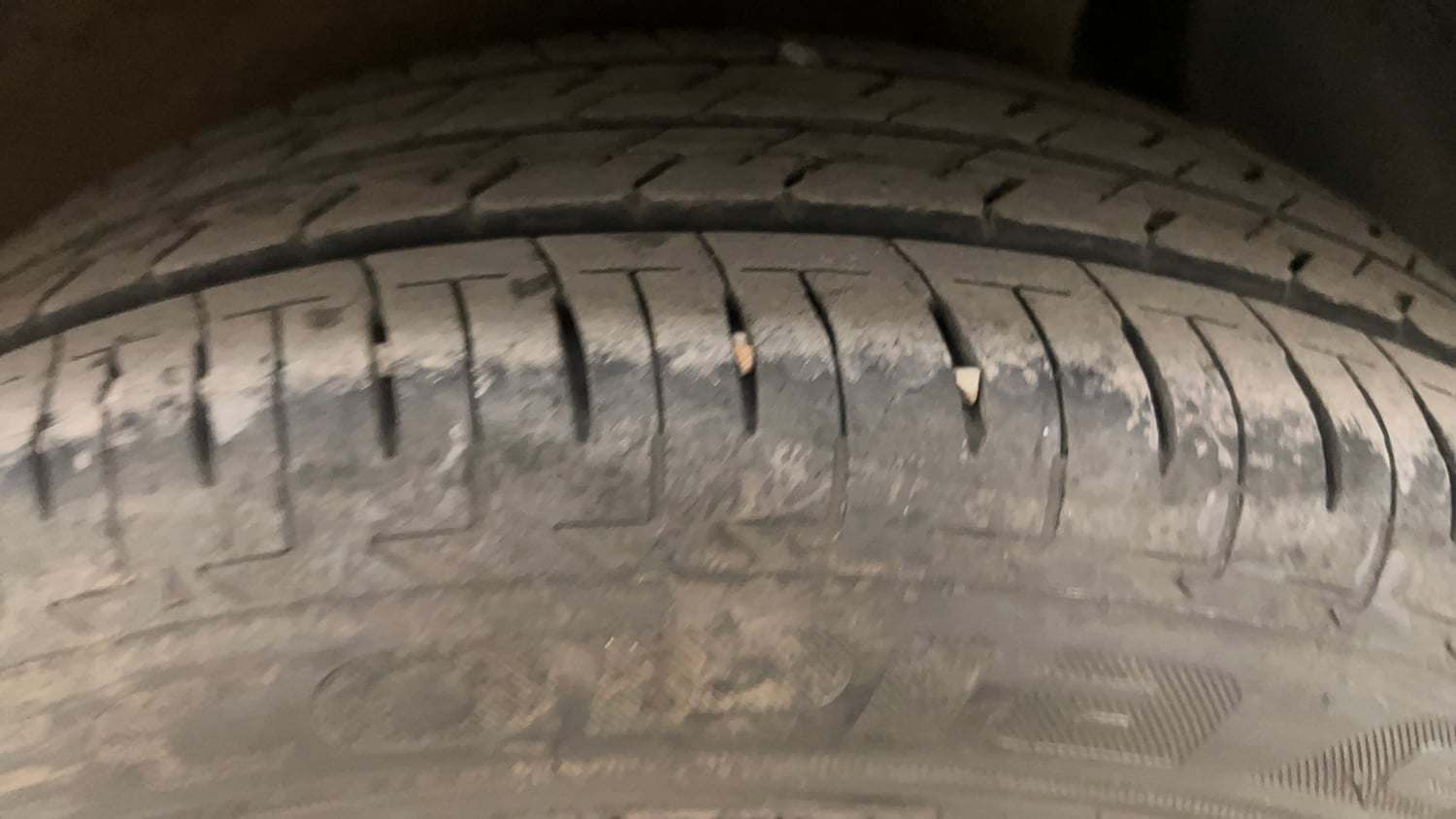 Used 2022 Maruti Suzuki Ignis Zeta 1.2 MT Petrol Manual tyres LEFT REAR TYRE TREAD VIEW