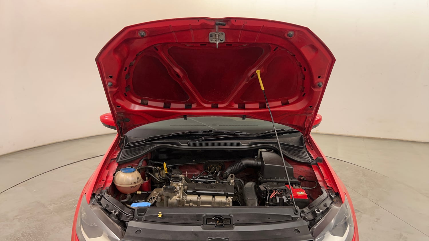 Used 2016 Volkswagen Polo Highline1.2L (P) Petrol Manual engine ENGINE & BONNET OPEN FRONT VIEW